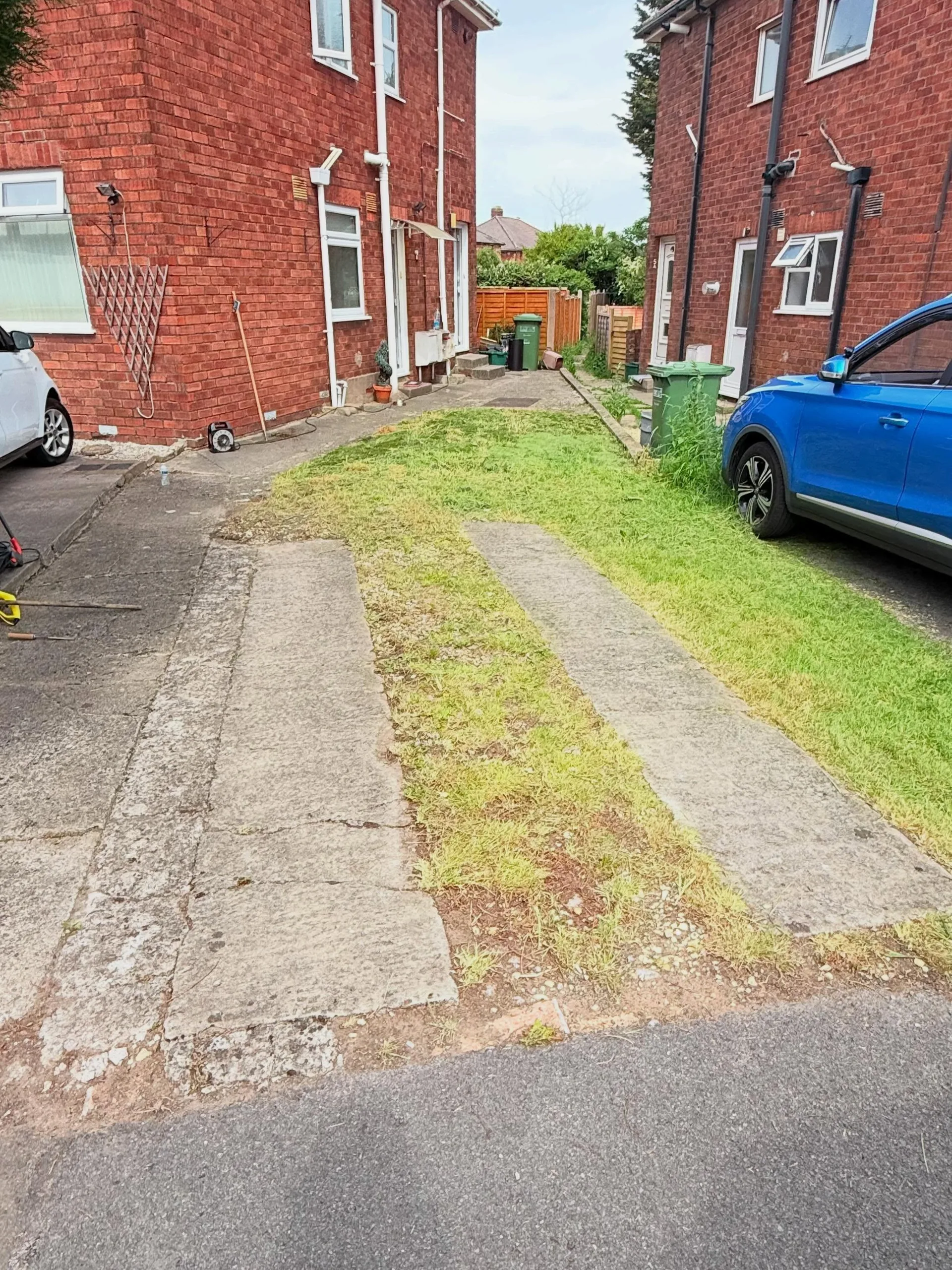 Freshly edged driveway lawn border, neat and tidy